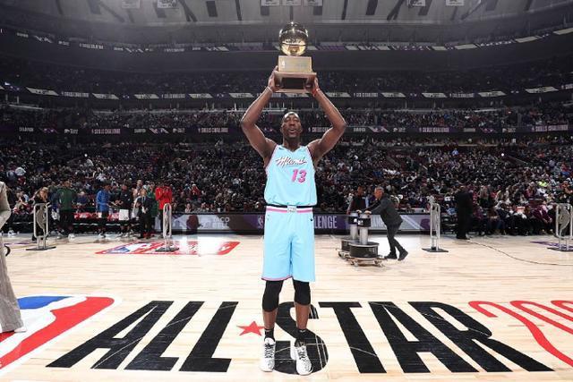 一夜NBA3大消息！姚明恩师逝世，库里牵手李宁，文班将签超级合同